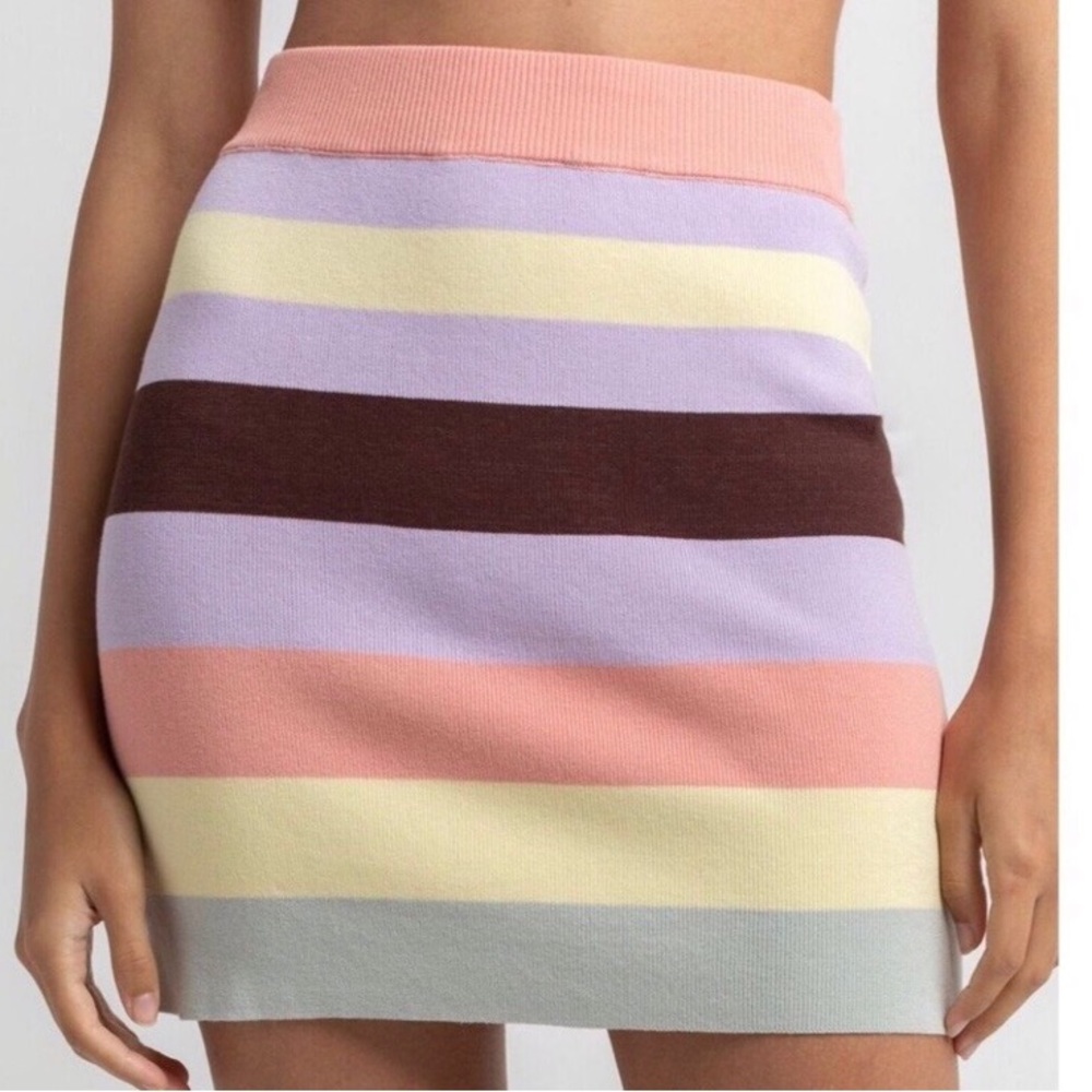 Full Tilt Skirt - Woman’s Multi Color, Knit, Mini Skirt. Size XLarge